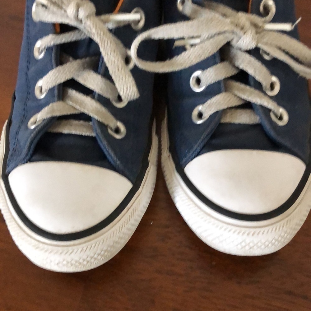 3/$25 Children’s Converse All Star Shoes Size 2 - Picture 12 of 15